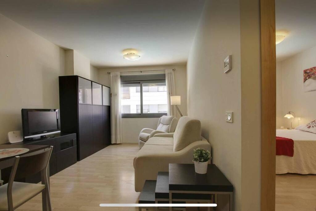 Апартаменты Pacifico P4 - Bonito Apartamento Con Piscina & Parking, Playa A 100 Metros Малага Экстерьер фото